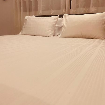 Hotel Mila Boutique Airport Seeduwa Esterno foto