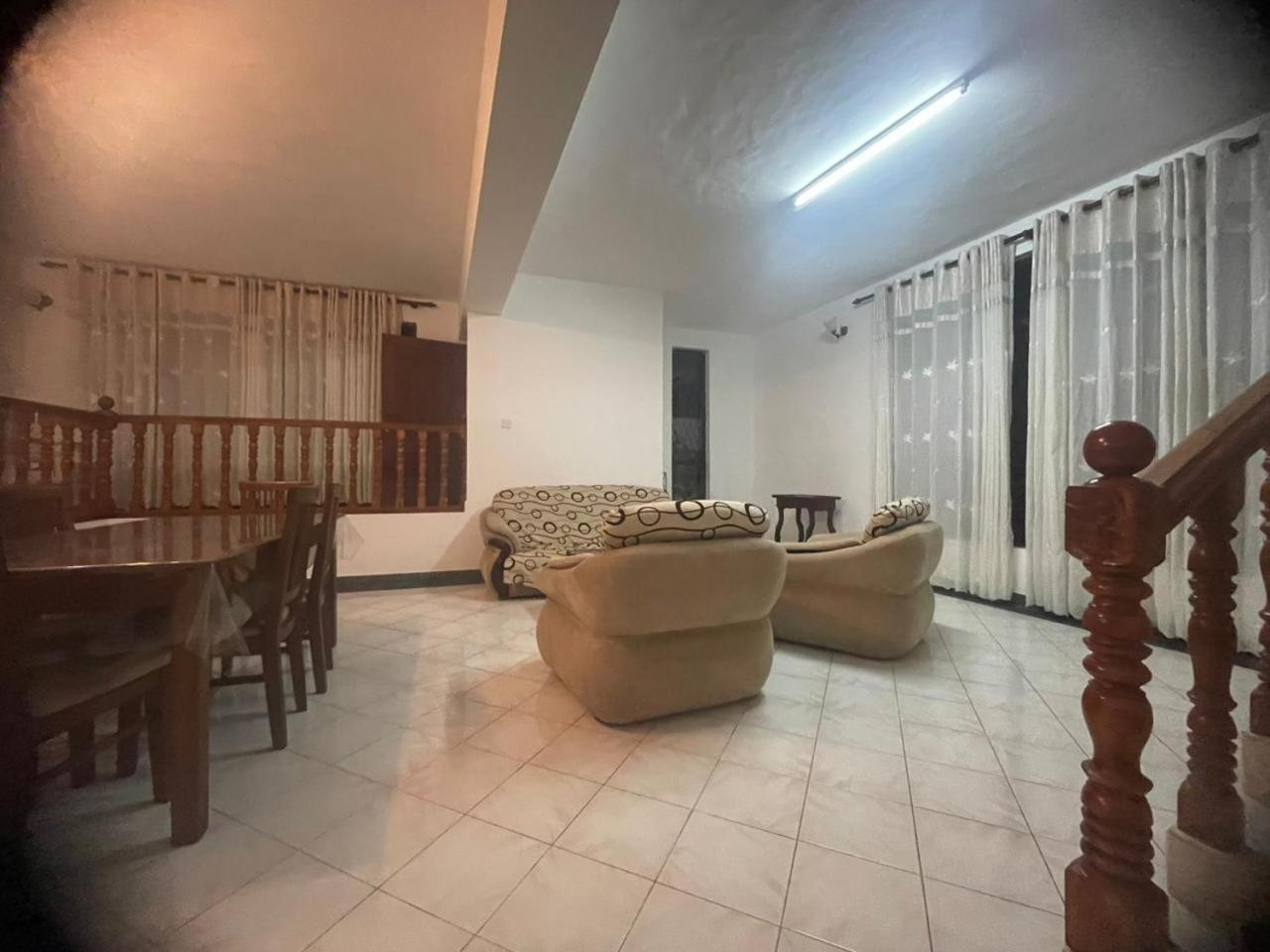 Hotel Mila Boutique Airport Seeduwa Esterno foto