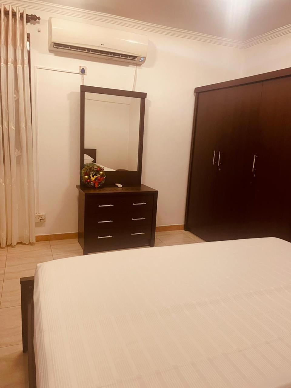 Hotel Mila Boutique Airport Seeduwa Esterno foto